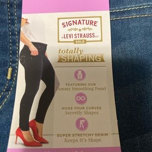 Signature by levi Strauss pull- on skinny Size 8M